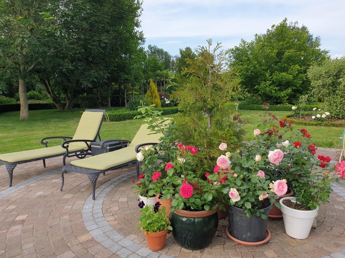 B&B Secret Garden Adults Only Voeren Exterior foto